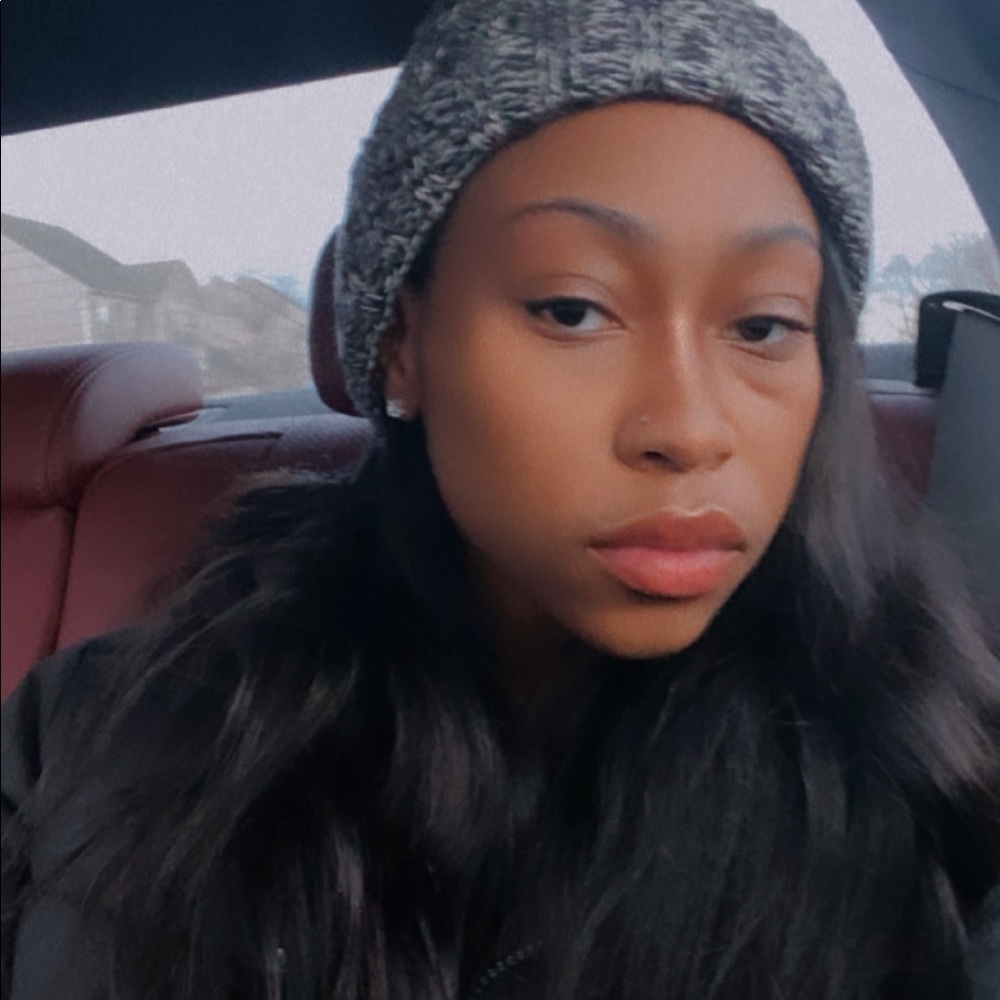 Meet your Posher, Mykia